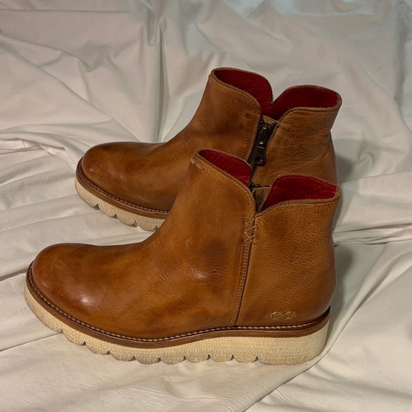 Bed Stu LYDYI BOOTS Tan Leather Ankle Boots with Red Lining - Picture 1 of 15